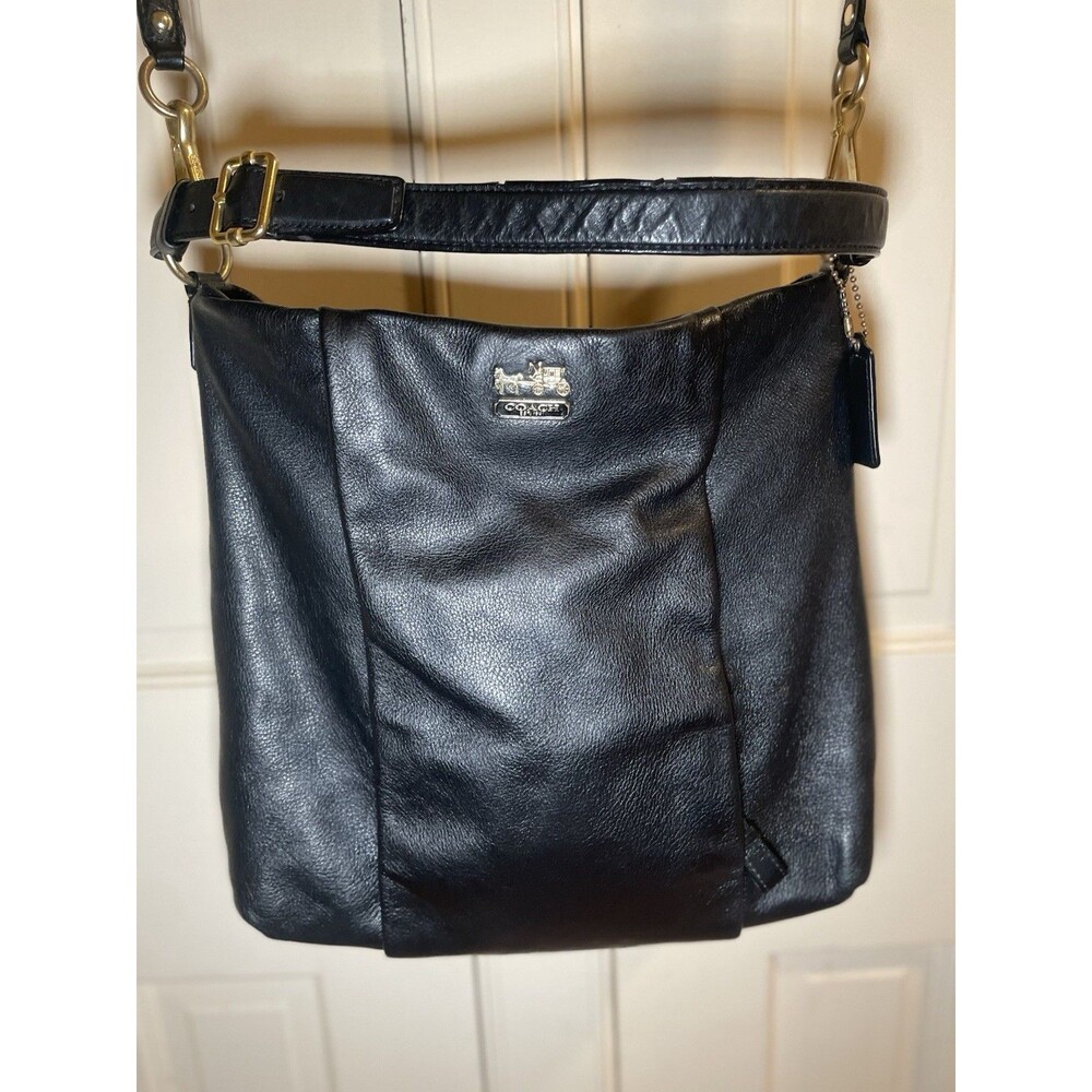 Authentic COACH Madison Isabelle Black Leather Hobo Shoulder Bag Crossbody 21224